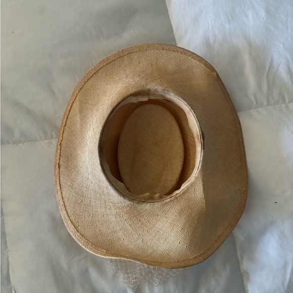 Vintage straw broad brimmed hat with veil - Picture 4 of 7